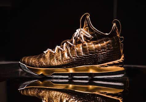5 10. . Gold nike basketball shoes